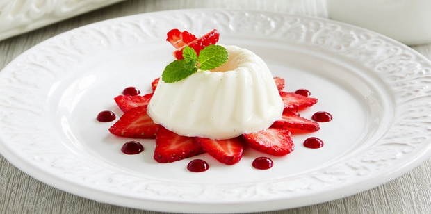 Recette de Printemps : Blanc-manger au miel d'acacia et fraises