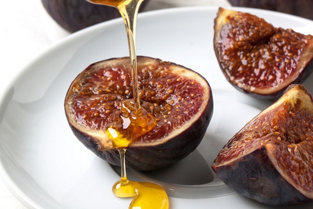 Recette d'automne : Salade de figues rôties, mâche, bacon et miel