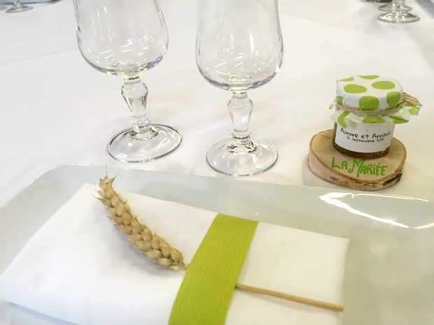 Cadeau d'invite personnalisable avec du miel 100% butiné et récolté en France