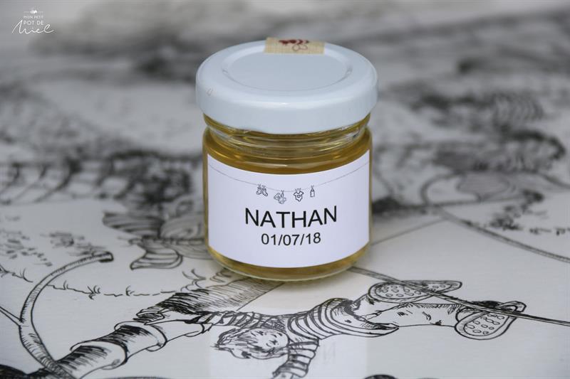 Cadeau d'invite pour fêter un baptême ou une naissance  personnalisable- des petits pots de miel