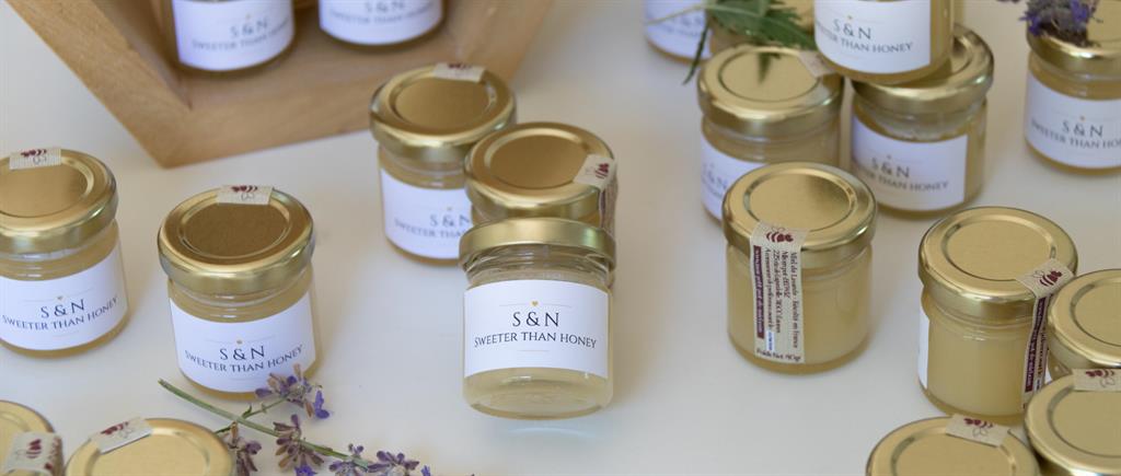 cadeau d'invité eco responsable et friendly. offrez du miel à vos invités comme cadeau d'invité