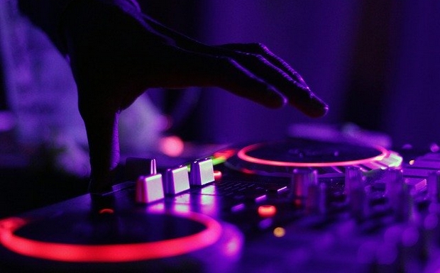 DJ pour une soirée d'anniversaire