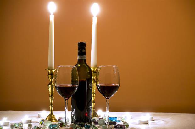 idées pour fêter votre anniversaire de mariage le dîner aux chandelles