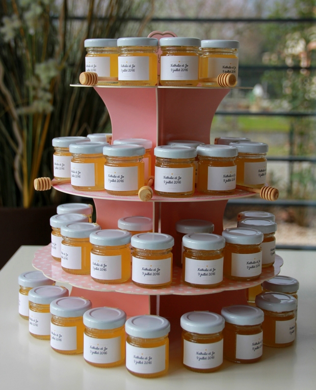 Cadeau d'invite personnalisable pour étonner vos invités. Offrez des petits pots de miel 100% made in france