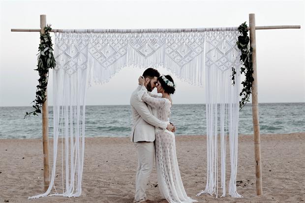 Mariage romantique au bord de la mer n'est pas forcement un mariage eco responsable