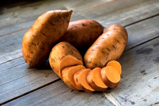 recette de la soupe de patates douces au miel de châtaignier et au curry : recette de Mon Petit Pot de miel