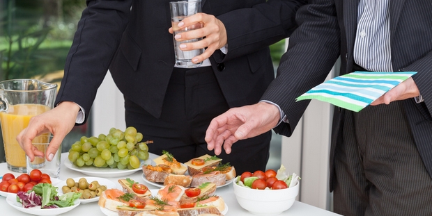 boire et manger à un pot de départ